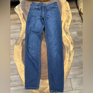 Guess women’s denim jeans size 25